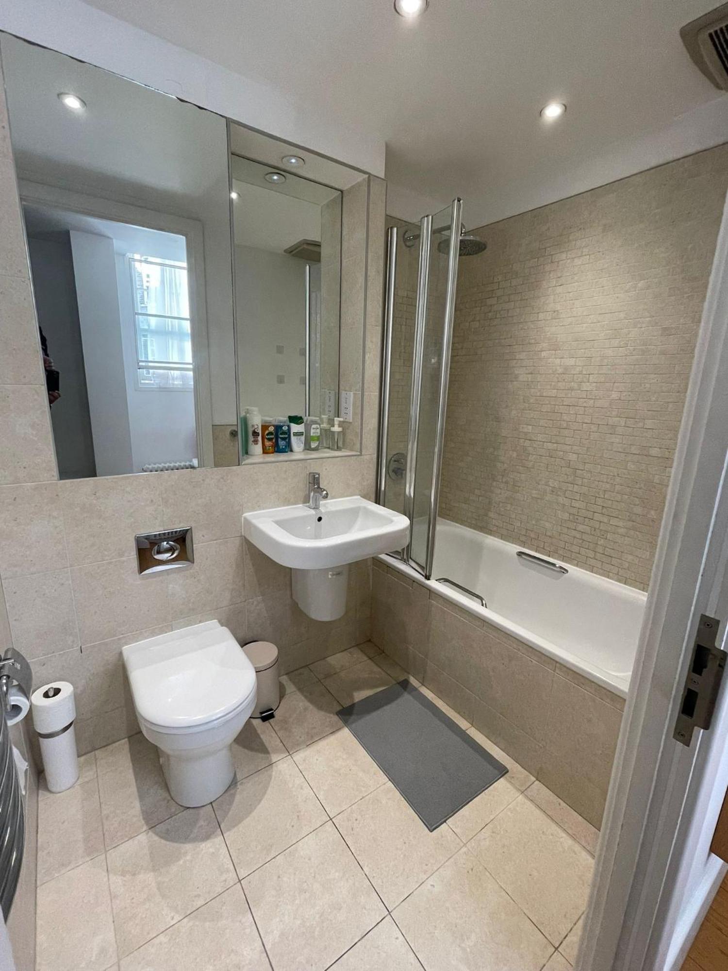 One Bedroom Apartment In Holborn Лондон Екстериор снимка